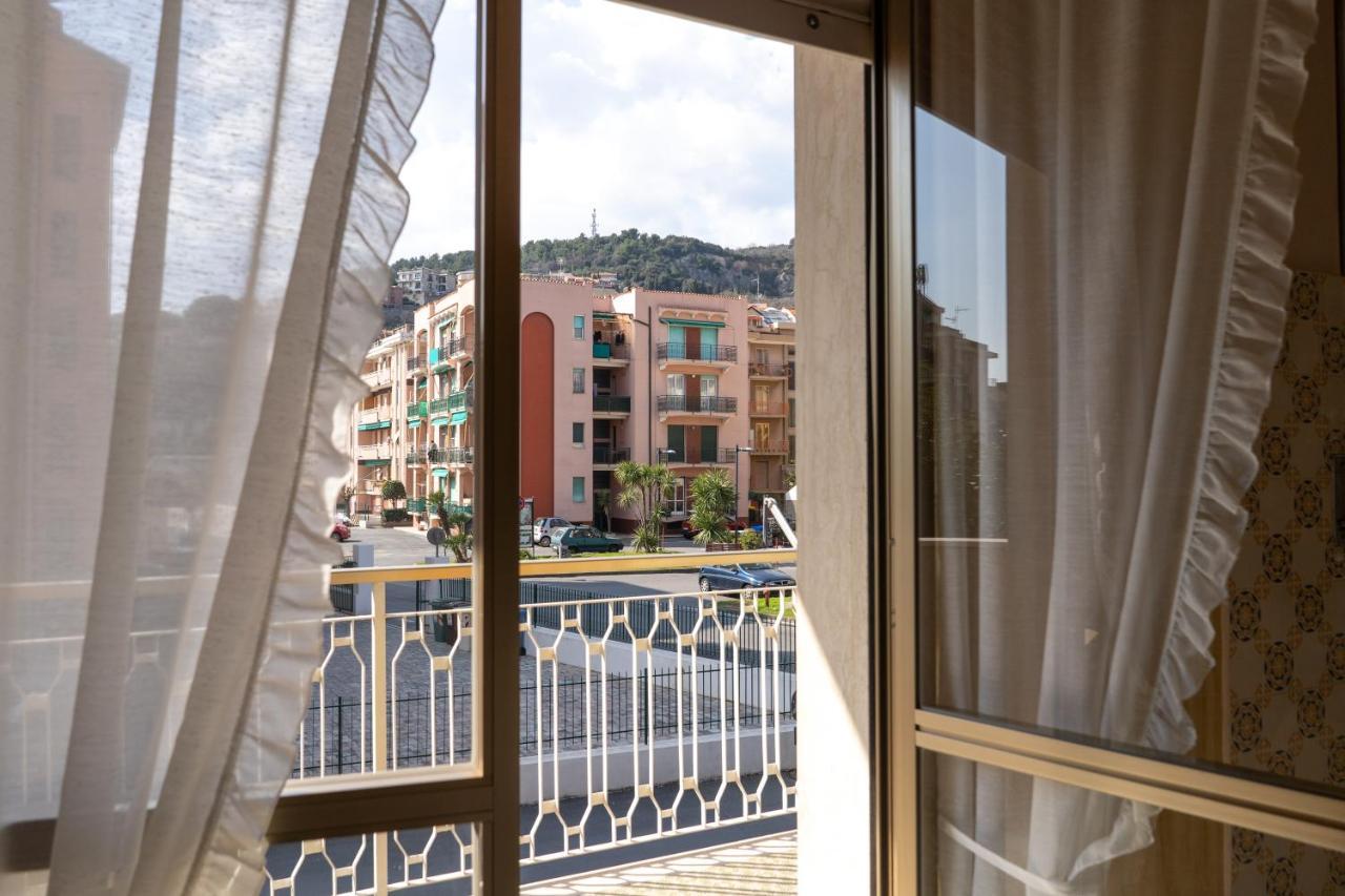 Pietra Ligure Downtown Convenience -Free Parking Διαμέρισμα Εξωτερικό φωτογραφία